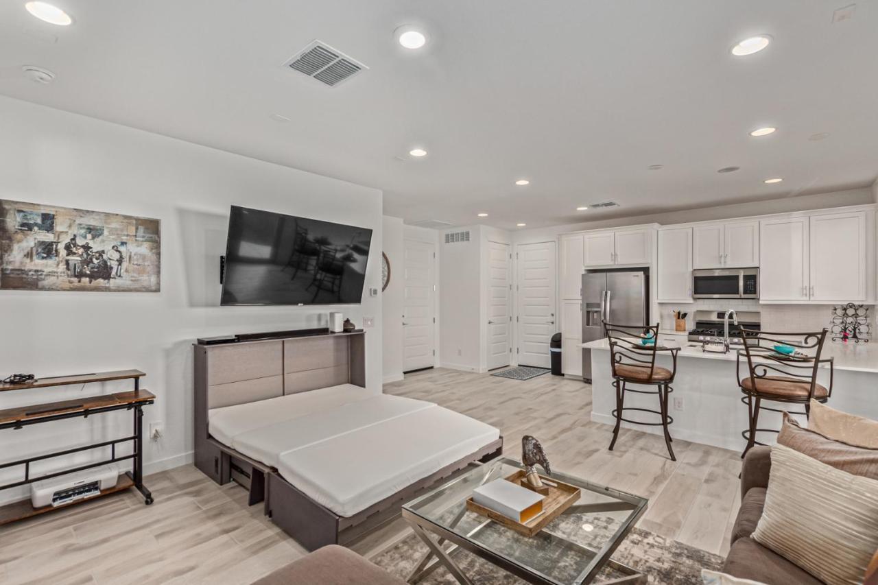 At Your Service - Modern Amenities, Urban Location, Sophisticated Style Φοίνιξ Εξωτερικό φωτογραφία