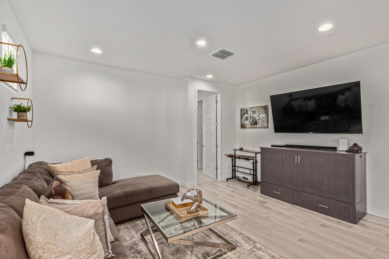 At Your Service - Modern Amenities, Urban Location, Sophisticated Style Φοίνιξ Εξωτερικό φωτογραφία